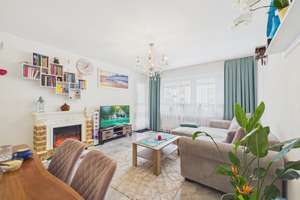 3-Zimmer zzgl. ca. 60 m² ausgebauter Dachfläche | insgesamt 7 Zimmer 