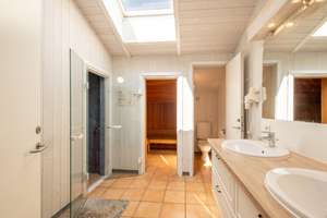 modernisiertes Ferienhaus mit Pool in Strandlage  – Die vollständige Adresse der Immobilie erhältst du vom Anbieter., 23570 Travemünde, Lübeck – Vorschaubild 10
