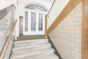 STILVOLLE 3 ZIMMER WOHNUNG MIT SONNENBALKON IN CHARMANTER GRÜNDERZEITVILLA AUF EINEM PARKGRUNDSTÜCK – Bahnhofstraße 25, 1259 Leuben (Stadtteil), Dresden – Vorschaubild 13