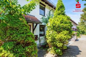 Familienfreundliches Reihenhaus mit sonnigem Garten in absolut ruhiger Lage – Die vollständige Adresse der Immobilie erhältst du vom Anbieter., 81929 Daglfing, München – Vorschaubild 1