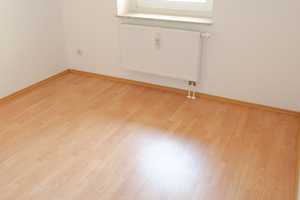 Küche mit Zugang zum Balkon - Laminat - Wanne - frei ab 1.4.25 – Mosenstraße 5, 9130 Chemnitz – Vorschaubild 14