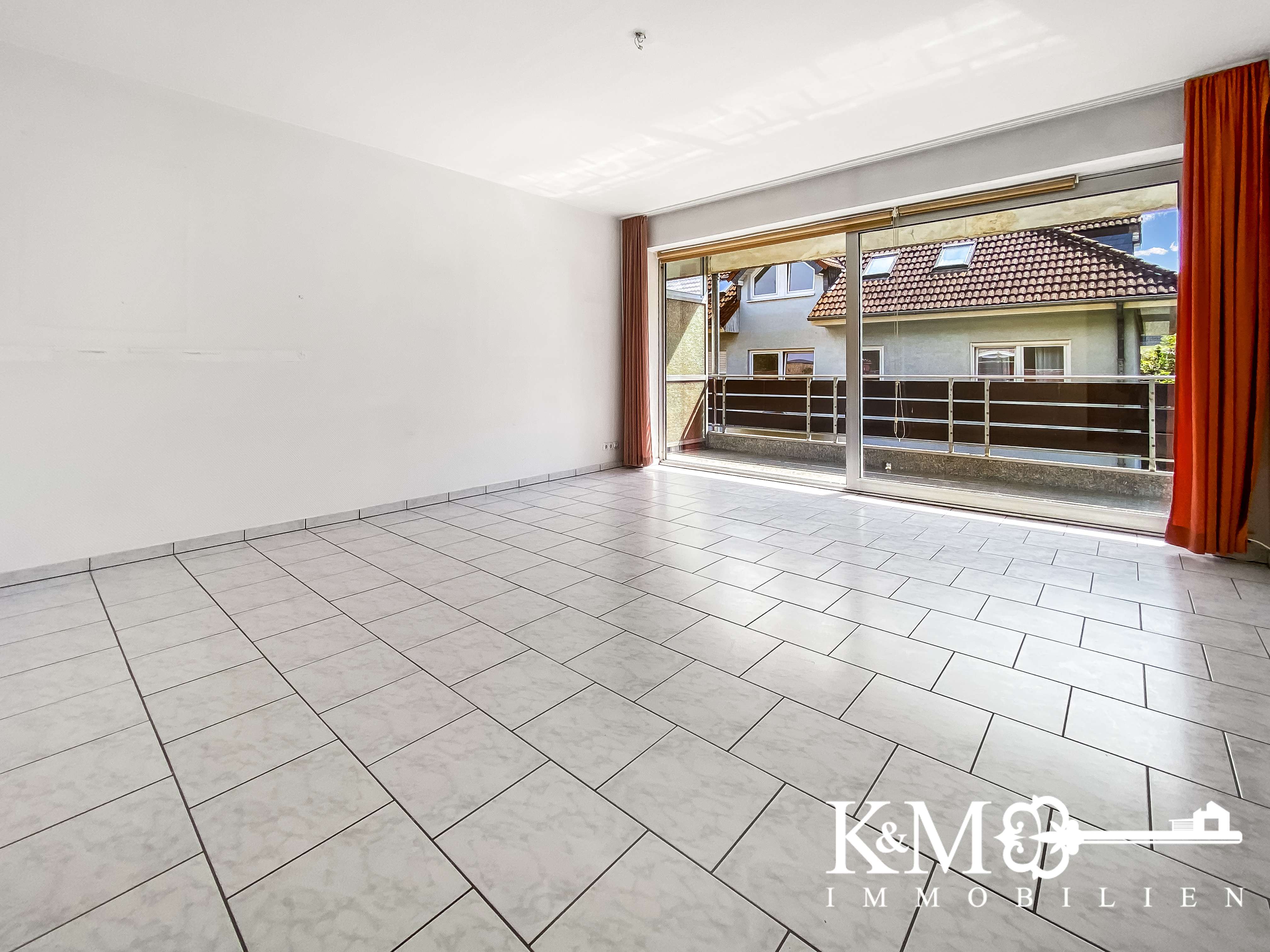 Großer Balkon, Stellplatz, Schwimmbad: attraktive Eigentumswohnung in Unkel, Neuwied Kreis – Bild 1