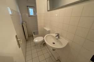 2 Zimmer-Wohnung mit Küchenzeile und Tageslichtbad mit Dusche in Lübeck-Kücknitz – Josephstraße 2, 23569 Kücknitz, Lübeck – Vorschaubild 4