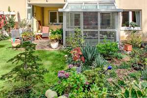Moderne Wohnung am Waldrand mit Wintergarten und Terrasse