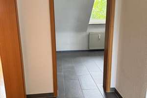 Moderne DG-Wohnung 98 qm, luftiges Wohnzimmer – Alsenplatz 3, 45138 Huttrop, Essen – Vorschaubild 18
