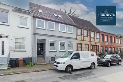 Plön: zentrumsnahes und solides Mehrfamilienhaus mit 3 Wohneinheiten