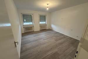 Renovierte 4-Zimmer-Wohnung mit neuer Einbauküche und Gemeinschaftsterrasse in Nbg. frei ab 09/2026 – Die vollständige Adresse der Immobilie erhältst du vom Anbieter., 90478 Glockenhof, Nürnberg – Vorschaubild 3