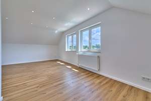 SPACIOUS AND ONLY 13 MINUTES TO CLAY! High-quality corner townhouse with garden, whirlpool, & garage – Die vollständige Adresse der Immobilie erhältst du vom Anbieter., 65203 Biebrich, Wiesbaden – Vorschaubild 16