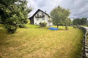 Geräumiges Wohnhaus auf großem Grundstück – Die vollständige Adresse der Immobilie erhältst du vom Anbieter., 94239 Zachenberg – Vorschaubild 3