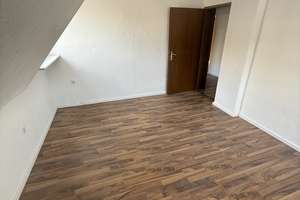 Großzügige 3-Zimmer-Dachgeschosswohnung in freistehendem Haus mit Stadtvilla-Charakter – Paderborner Straße 97, 44143 Kaiserbrunnen, Dortmund – Vorschaubild 8