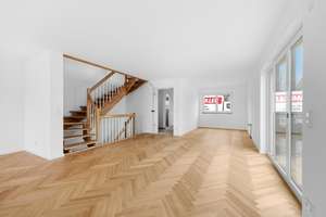 Modernes Neubau-REH Ost in Bruckmühl – direkter TG-Zugang – Die vollständige Adresse der Immobilie erhältst du vom Anbieter., 83052 Bruckmühl – Vorschaubild 5