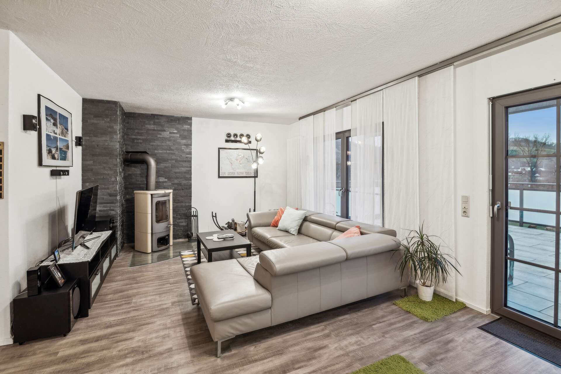 Immobilie in Niederstaufenbach - Charmantes Einfamilienhaus mit großem Grundstück und Möglichkeit zur Einliegerwohnung - Bild 4