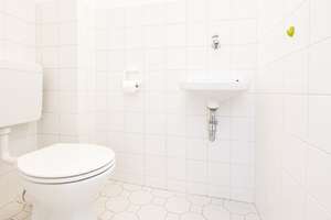 Helle 3 Zimmer Wohnung mit zwei Balkonen und Garage in Stuttgart - Luginsland – 70327 Luginsland, Stuttgart – Vorschaubild 14