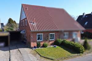 Gepflegte Doppelhaushälfte in Sackgassenlage – Die vollständige Adresse der Immobilie erhältst du vom Anbieter., 25813 Husum – Vorschaubild 1