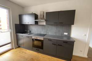 Helle kernsanierte 2Zi Altbau Wohnung top Ausstattung/Küche/Balkon/Parkett/Bad neu/elektr. Rolläden – Heynestrasse 23, 90443 Steinbühl, Nürnberg – Vorschaubild 2