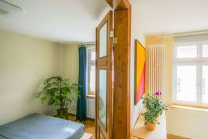 Bezugsfreie 3-Zimmer-Altbau-Wohnung in bester Mitte-Lage mit EBK – Kleine Hamburger Straße 24, 10115 Mitte (Ortsteil), Berlin – Vorschaubild 3