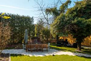 Kleine Villa und Wohnhaus mit 3 Einheiten/ separater Kauf möglich -