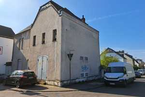 Traum zu verwirklichen - sanierungsbedürftiges Einfamilienhaus in Rheinnähe im Bieterverfahren – Köln – Vorschaubild 1