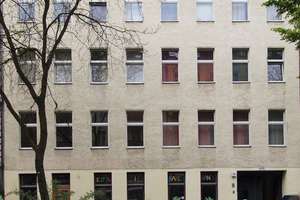 Herrschaftliche möblierte Designer-Altbauwohnung mit Stuck 3.OG