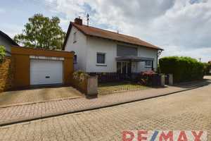 Hier fühlt sich die Familie wohl -  2 Familienhaus mit Garten und 2 Garagen in ruhiger Lage – Rhein-Pfalz-Kreis – Vorschaubild 1