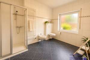 Exklusiver Bungalow Baujahr 2001 – Komfortables Wohnen mit Sommergarten und Garage in Hesel  – Die vollständige Adresse der Immobilie erhältst du vom Anbieter., 26835 Hesel – Vorschaubild 23