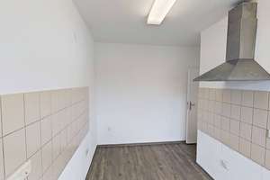 Moderne 3-Zimmer-Wohnung mit BALKON und Tageslichtbad – Lahrkampstraße 5, 33104 Schloß Neuhaus, Paderborn – Vorschaubild 9