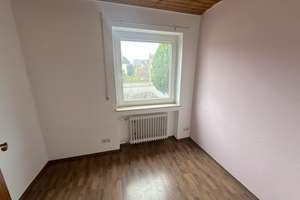 Attraktives Generationenhaus in Singen-Nordstadt, ab sofort frei. – Die vollständige Adresse der Immobilie erhältst du vom Anbieter., 78224 Singen (Hohentwiel) – Vorschaubild 3