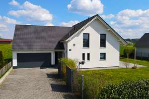 MODERN, FEIN, SCHÖN! EFH MIT DOPPELGARAGE & SONNIGEM GARTEN AM ORTSRAND! EIN ZUHAUSE! – Die vollständige Adresse der Immobilie erhältst du vom Anbieter., 87739 Breitenbrunn – Vorschaubild 3