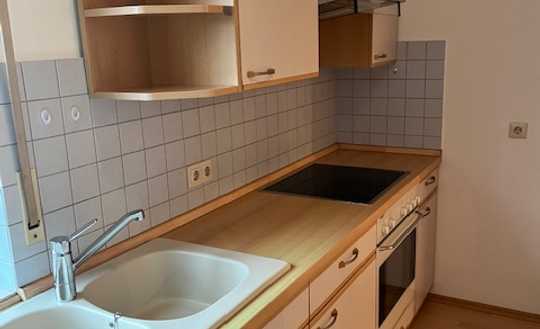***Sofort einziehen*** 2-ZKB, 75m², 2. OG, G.-WC, EBK, Balkon, Keller, zuzügl. Garage
