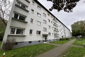 Sie suchen 3 Zi-Whng. - weisses Wannenbad mit Fenster und Balkon - Duisburg – Brahmstr. 26, 47226 Rheinhausen-Mitte, Duisburg – Vorschaubild 1