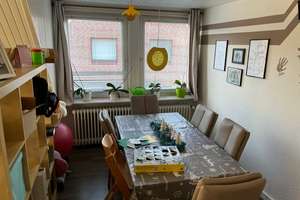 Stilvolle 3-Zimmer-Dachgeschosswohnung mit großem Balkon und EBK in Hamburg – Reetkükenweg 22, 21147 Hausbruch, Hamburg – Vorschaubild 18