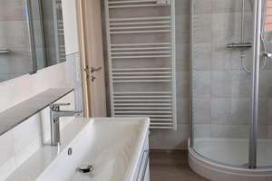 moderne 3,5-Zi.-DG-Wohnung  mit Süd-Balkon in Alfeld/Leine - 2023 vollständig saniert – Winzenburger Straße 43, 31061 Alfeld (Leine) – Vorschaubild 9