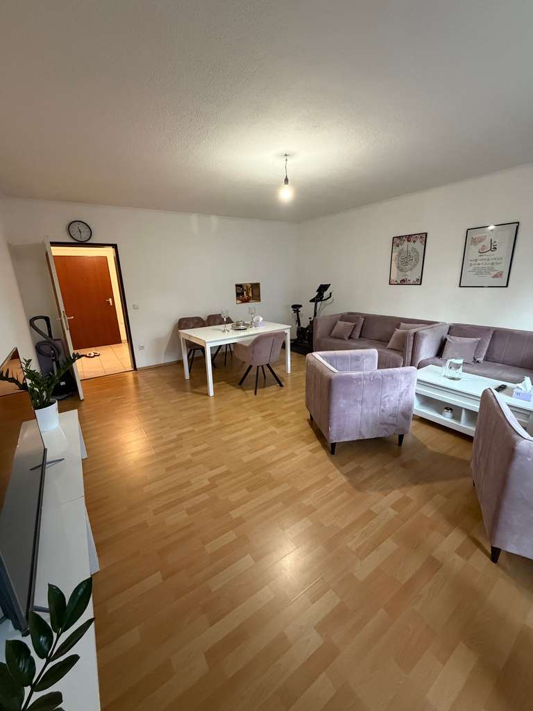 Immobilie in Eichenau - 2-Zimmer Hochparterre Wohnung - Südwestbalkon - in absolut ruhiger Lage - für Kapitalanleger - Bild 1