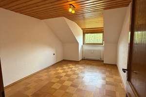 Dachgeschosswohnung mit Fernblick und absolut ruhiger Wohnlage von Neunburg vorm Wald zu vermieten – Die vollständige Adresse der Immobilie erhältst du vom Anbieter., 92431 Neunburg vorm Wald – Vorschaubild 9