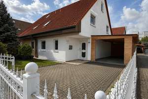 Doppelhaushälfte mit Carport & Garten in Leipzig