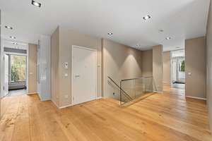 Exklusives Wohnen mit „Haus-im-Haus“-Gefühl: Private Gartenresidenz am Nymphenburger Schlosspark – Die vollständige Adresse der Immobilie erhältst du vom Anbieter., 80639 Nymphenburg, München – Vorschaubild 4