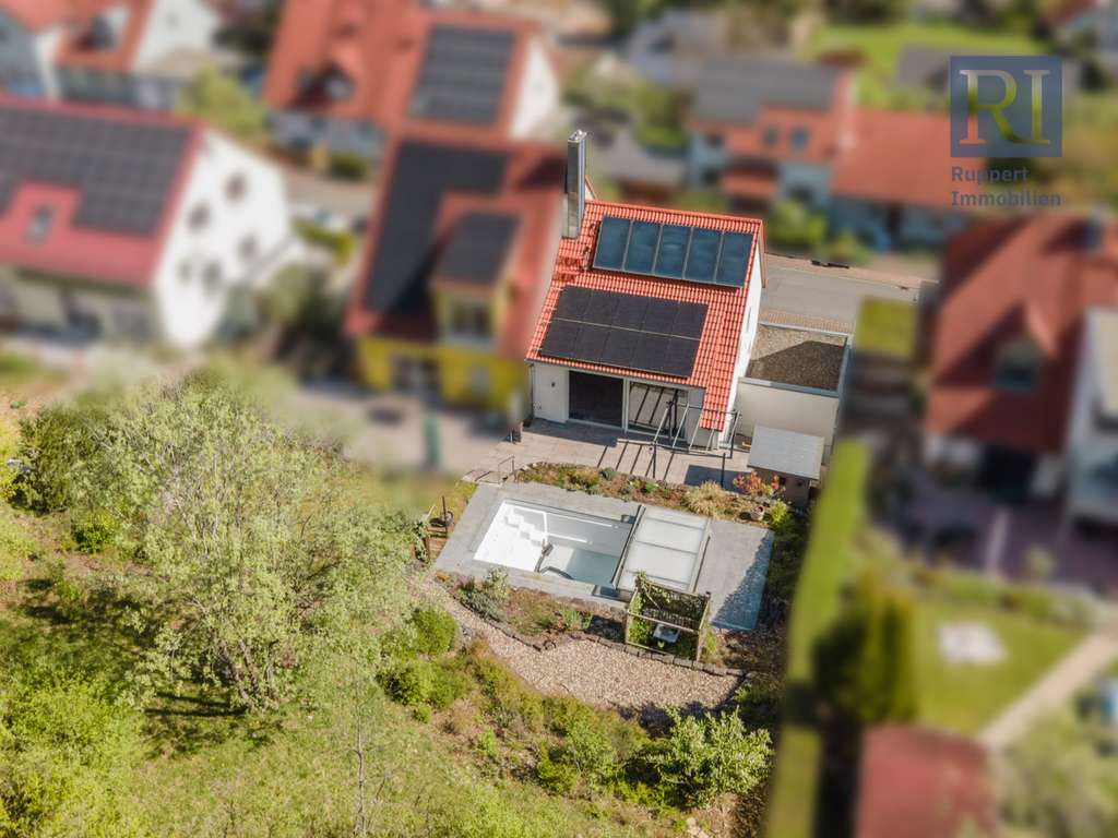 Immobilie in Güntersleben - Moderne Doppelhaushälfte mit Pool in Güntersleben - Bild 1
