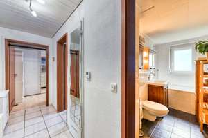 West-Balkon & Abendsonne - modernisiert, gemütlich & gepflegt - TL-Bad mit Wanne - inkl. EBK – Die vollständige Adresse der Immobilie erhältst du vom Anbieter., 70437 Rot, Stuttgart – Vorschaubild 11