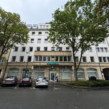 Praxis- oder Bürofläche mitten im Kaiserviertel!