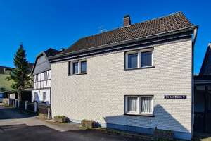 Einfamilienhaus mit Garage in bester, ruhiger Wohnlage Köln-Holweide! Sanierungsbedarf