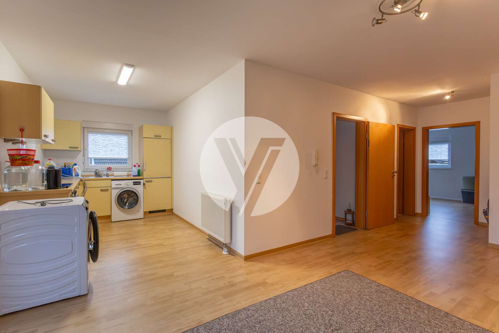 Immobilie in Föhren - Attraktives Mehrfamilienhaus mit 3ETW // Solide und gepflegte Immobilie in naturnaher Ortsrandlage - Bild 1