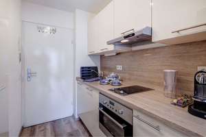 Maxvorstadt: Amalienstraße, Kleines Refugium mit Dachterrasse und Tiefgarage - frei ab 10/26 – Die vollständige Adresse der Immobilie erhältst du vom Anbieter., 80799 Universität, München – Vorschaubild 12