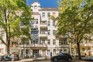 Beliebte Spreelage mit urbanem Flair! Vermietete Altbauwohnung mit hohem Wertsteigerungspotential – Die vollständige Adresse der Immobilie erhältst du vom Anbieter., 10999 Kreuzberg, Berlin – Vorschaubild 2