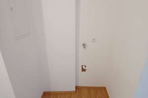 Gut geschnittene 3 Zimmer Wohnung mit Balkon in Milbertshofen – Milbertshofener Platz 9, 80809 Am Riesenfeld, München – Vorschaubild 8