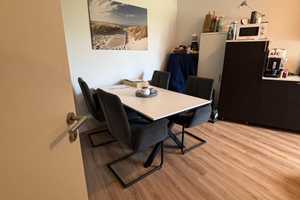 Neuwertig ! Gut geschnittene 2­ Zimmer ­ Wohnung mit Stellplatz im Hof ! – Am Schloßpark 102, 65203 Wiesbaden – Vorschaubild 5