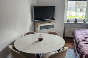 Provisionsfrei in Köln-Sülz: Vermietetes Apartment mit ausgebautem Dachgeschossbereich – Redwitzstraße 8, 50937 Sülz, Köln – Vorschaubild 2