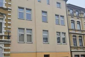 Mehrfamilienhaus mit kleiner Gewerbeeinheit