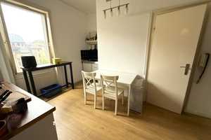 Zentral gelegene 1,5 Zi.-Wohnung nahe der Dobelstraßehaltestelle – Dobelstraße 22, 70184 Stuttgart – Vorschaubild 1