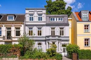 Historisches Stadthaus in Eppendorf mit Garten und Tiefgarage