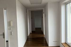  **Hochwertige Dachgeschosswohnung (4,5 Zimmer) in Bonn-Beuel-Mitte** – Die vollständige Adresse der Immobilie erhältst du vom Anbieter., 53225 Beuel-Mitte, Bonn – Vorschaubild 3